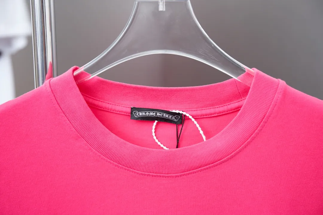 🅿️240 Chrome Hearte 25SS early spring new style Chrome Hearte short-sleeved hardware, light luxury, essential item for daily commuting for men and women, correct version, welcome to compare, detailed features · 280g 100% pure cotton double yarn jersey fabric · Custom dyeing in the same vat, special thickened 32 pieces double-strand 1X1 thread · Artificial hand arrangement of hardware positions + high temperature hot pressing. Ready-made garments are dyed. Then do the faded fried snowflake process, then wash with water to make it look old. General washing to improve the effect · Double-needle stitching across seams · Original main mark, washed tag, branded moisture-proof paper packaging Color: black/pink/blue Size: S/M/L/XL